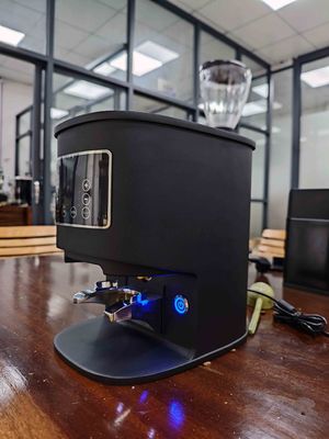 Commerciële 58 mm automatische koffiemachine met 24 V elektriciteit en roestvrijstalen lichaam