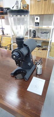Elektrische koffiebonenfreesmachine met reinigingscyclus en roestvast aluminium behuizing